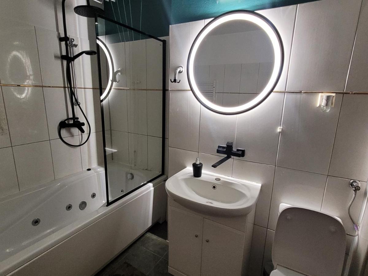Przestronny Apartament Пшасниш Екстериор снимка